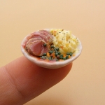 http://laughingsquid.com/realistic-sculpted-food-miniatures/
